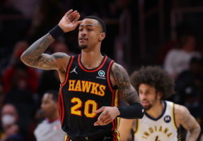 Hawks y Kings barajan un intercambio de John Collins por Harrison Barnes