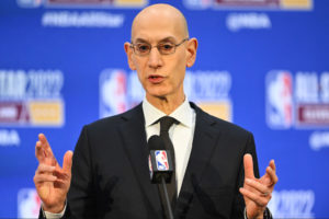 La NBA bate récord de ingresos por patrocinio