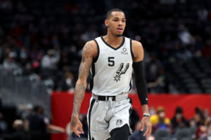 Los Spurs, abiertos a traspasar a Murray por un paquete similar al de Jrue Holiday