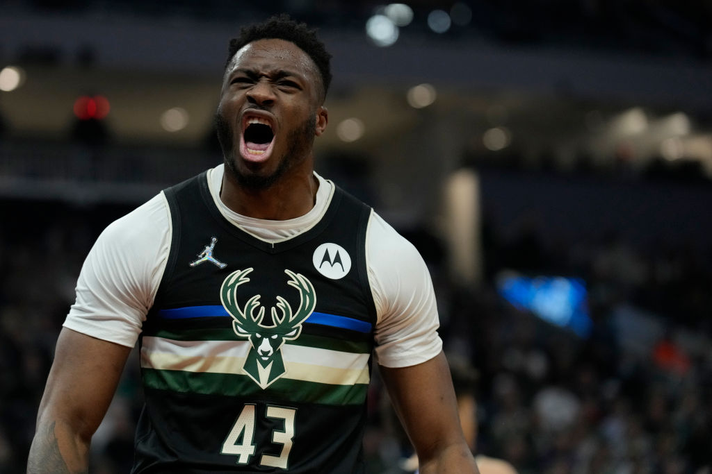 Thanasis Antetokounmpo ejerce su opción de jugador de 1,9 millones de dólares