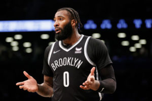 Drummond afirma que jugar en Lakers exige una mentalidad diferente