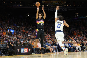 Cameron Johnson no tiene asegurado su futuro en Phoenix