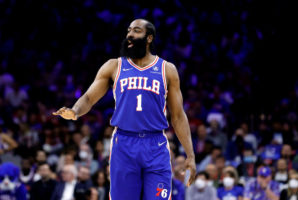 James Harden y los Sixers negocian un contrato a corto plazo