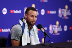 Curry explica cómo el final de la temporada pasada le ha ayudado este curso
