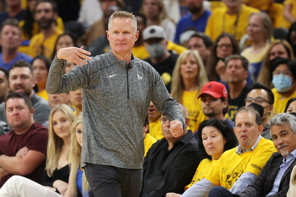 Steve Kerr, satisfecho por el paso al frente que han dado a nivel físico