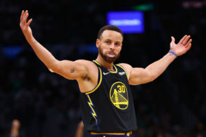 Curry toma el Garden y da vida a las Finales