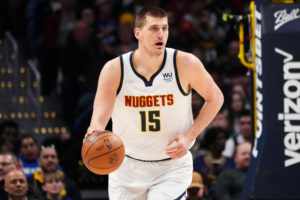 Nikola Jokic firma el mayor contrato de la historia de la NBA
