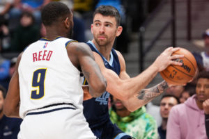 John Konchar ve asegurada su continuidad en Memphis