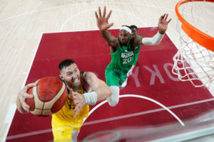 Aron Baynes regresará al baloncesto con los Brisbane Bullets