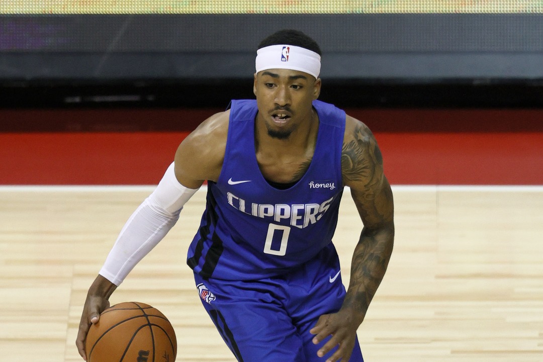 Los Angeles Clippers rescinden el contrato de Jay Scrubb