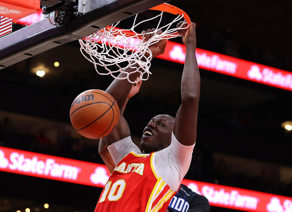 Gorgui Dieng acuerda un año con los Spurs