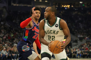 Khris Middleton se somete a una cirugía en su muñeca izquierda
