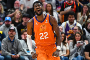 Los Suns igualan la oferta de los Pacers y mantienen a Deandre Ayton