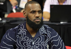 LeBron James describe a los aficionados de Boston como "racistas"