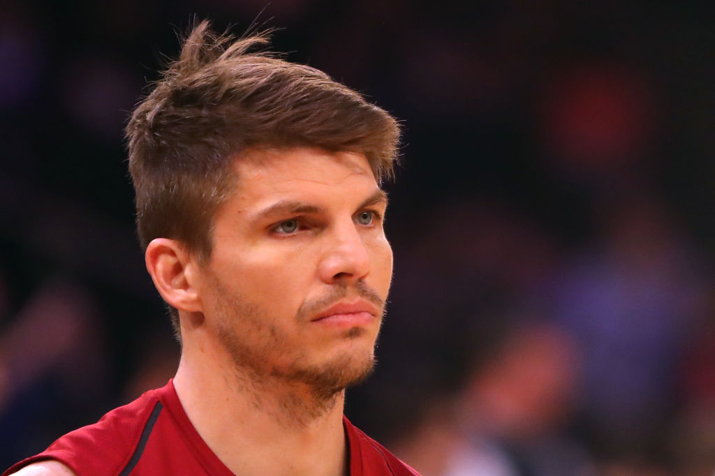 Atlanta agrega a Kyle Korver a su oficina