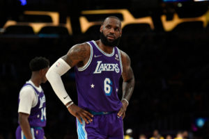 LeBron James ya negocia su extensión con los Lakers