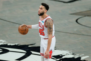 Denzel Valentine probará con los Celtics