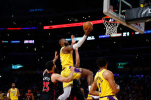 Los Lakers prometen a LeBron que utilizarán los 'picks' para mejorar el equipo
