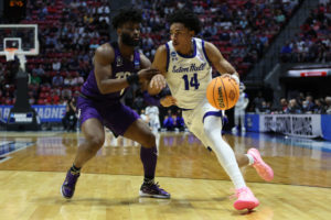 Los Portland Trail Blazers firman a Jared Rhoden por un año