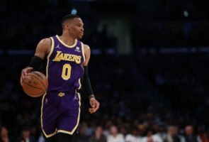 Los Lakers, dispuestos a dar sus dos primeras rondas para conseguir a Irving