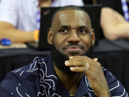 LeBron James extiende su contrato con los Lakers por dos años y 97,1 millones