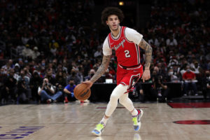 Lonzo Ball se somete a una cirugía en su rodilla izquierda