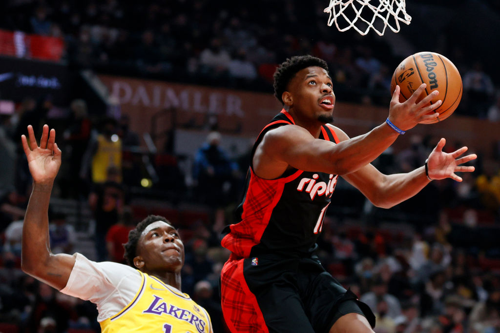 Dennis Smith Jr. firma un año con Charlotte Hornets
