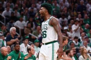 Marcus Smart culpa a la profundidad de la derrota en las finales