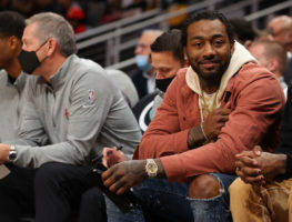 John Wall empezará la temporada desde el banquillo