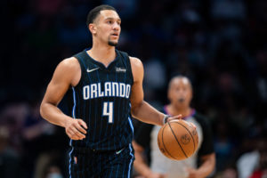 Jalen Suggs cae lesionado en el amistoso ante Dallas