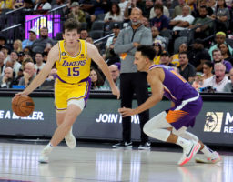 Austin Reaves se siente cómodo como generador de juego