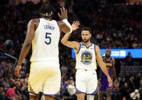 Golden State celebra su campeonato venciendo a los Lakers