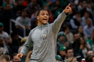 Joe Mazzulla afianza su puesto como entrenador de los Celtics