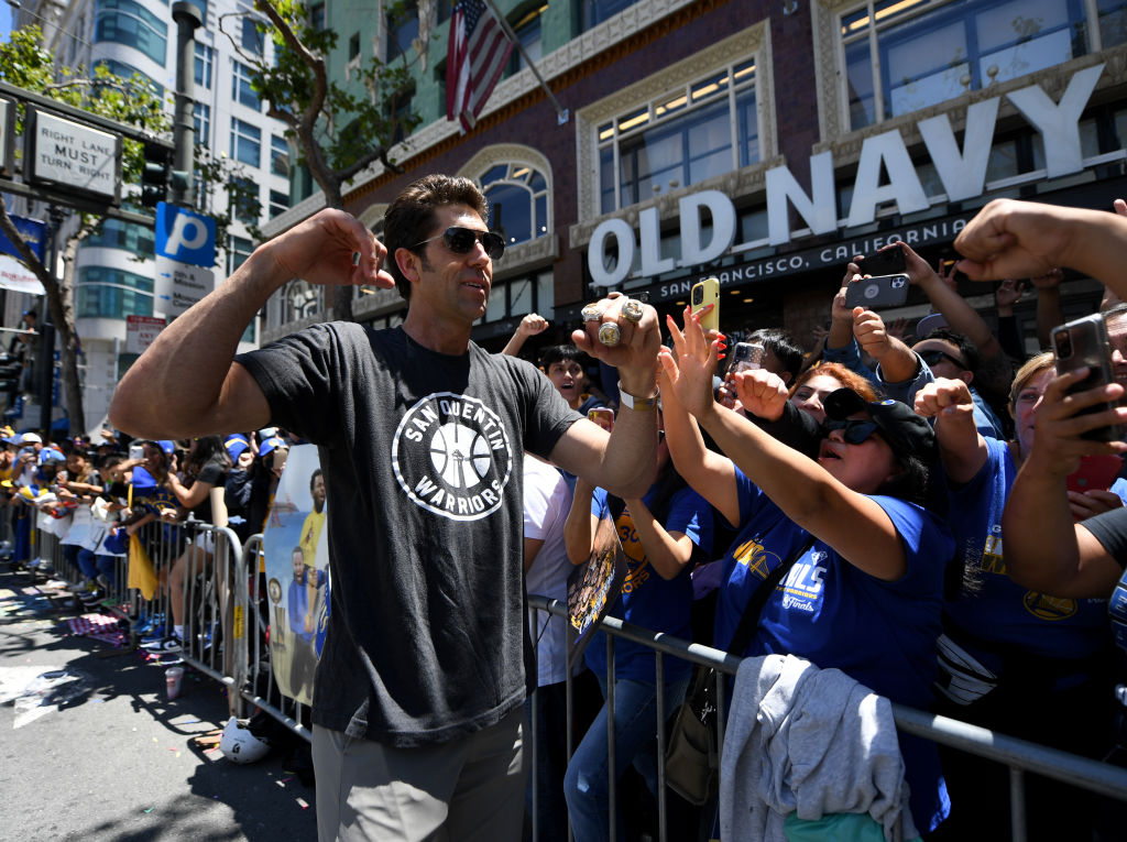 Bob Myers cree que es pronto para tomar decisiones drásticas
