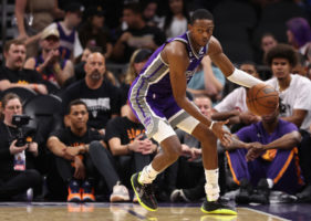 La lesión de De'Aaron Fox se queda en un susto
