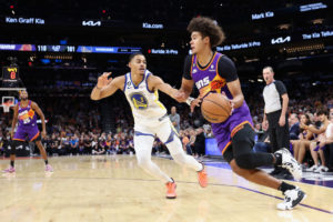 Cameron Johnson estará al menos un mes de baja