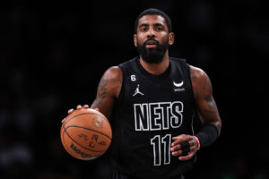 Kyrie Irving regresa a la acción con victoria ante Memphis