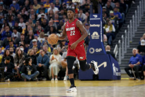 Miami sufre para vencer a Charlotte en la prórroga