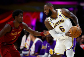 Cleveland también pasa a los Lakers por su rodillo