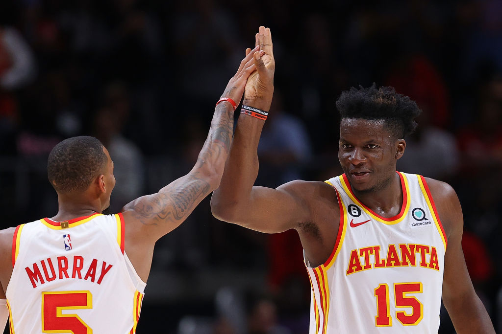 Atlanta inflige a Milwaukee su primera derrota de la temporada