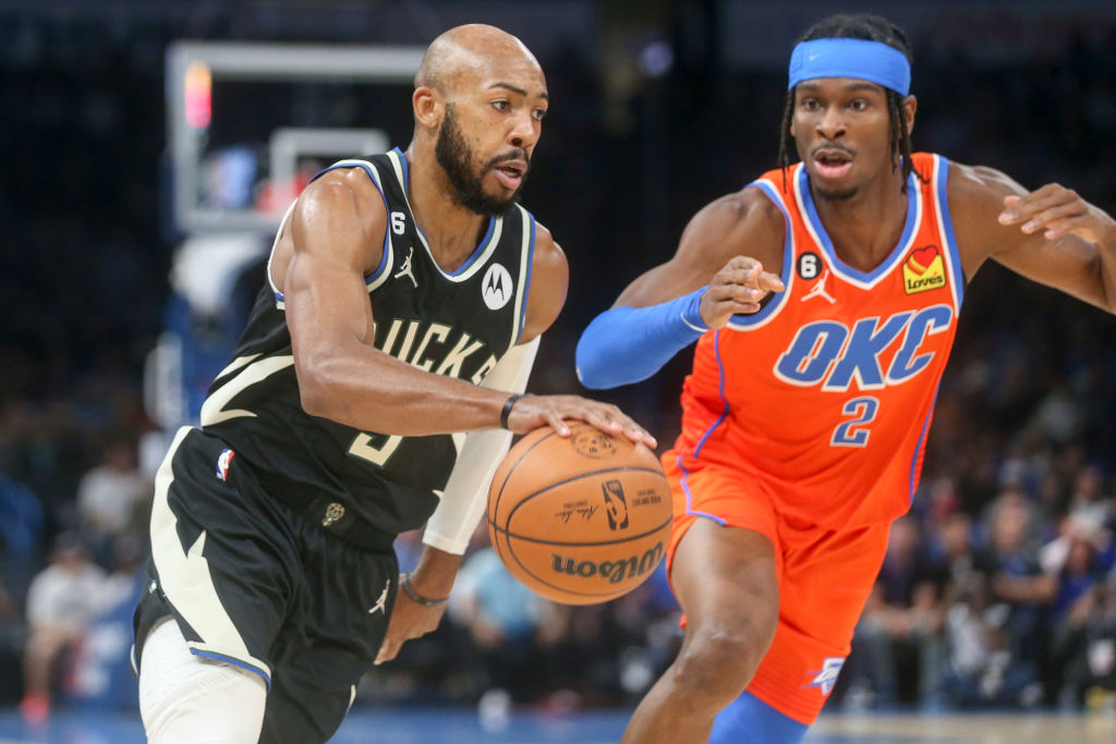 Jevon Carter lidera con 36 puntos el triunfo de los Bucks en Oklahoma