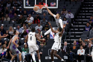 Sacramento hace trizas la defensa de Brooklyn con 153 puntos