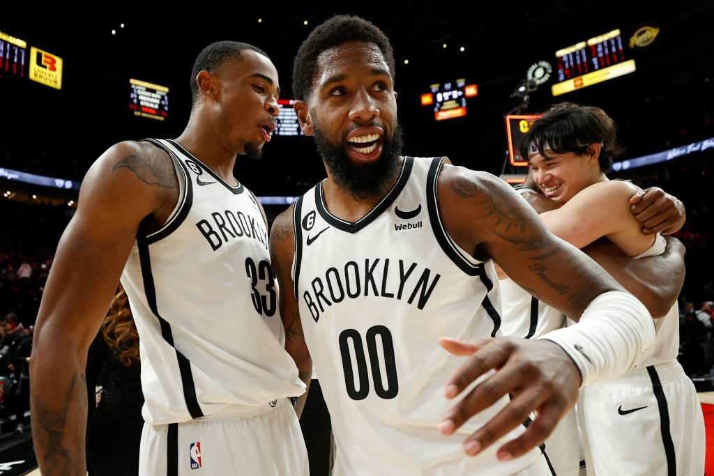 Los Nets asaltan Portland gracias a un palmeo de Royce O'Neale