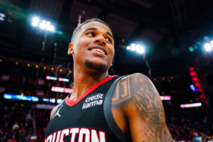 Houston da la sorpresa remontando y derrotando a los Suns