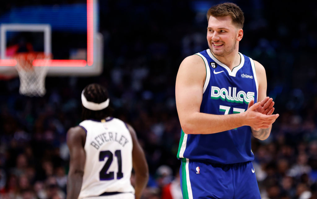 El increíble tercer cuarto de Dallas tumba a los Lakers