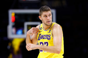 Los Lakers cortan a Matt Ryan