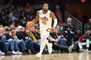 Donovan Mitchell comanda la remontada de los Cavs con 41 puntos