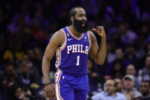 James Harden dirige un cómodo triunfo ante Sacramento