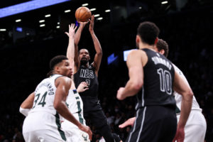 Los Nets suman su 8º triunfo seguido ante los Bucks de Antetokounmpo