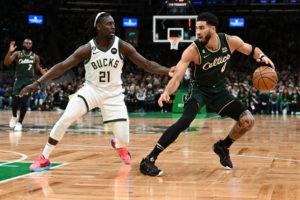 Boston celebra la Navidad ante Milwaukee con 41 puntos de Tatum